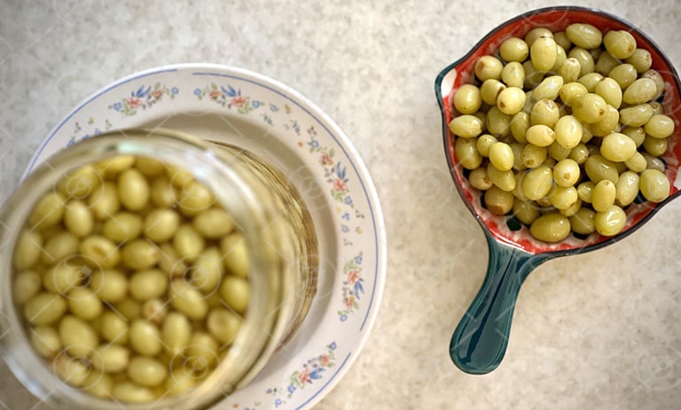 طرز تهیه غوره شور (غوره غوره) خانگی+ نکات و فوت‌و‌فن ها