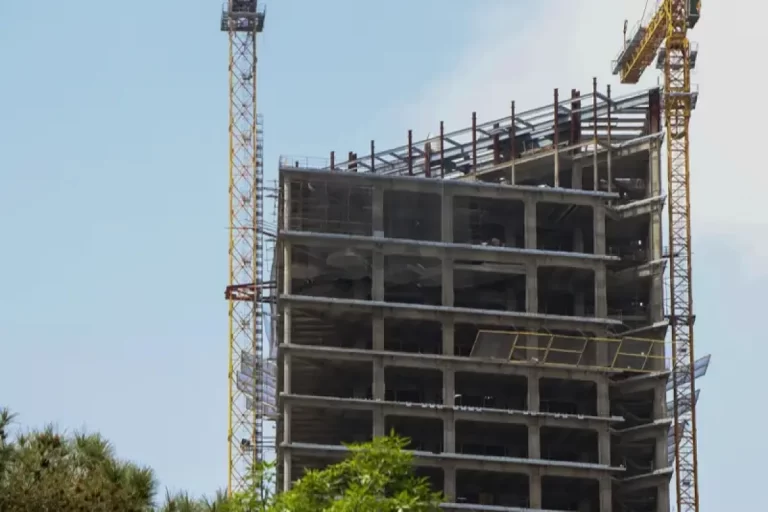 رکود بی‌سابقه در بازار تکمیل ساختمان