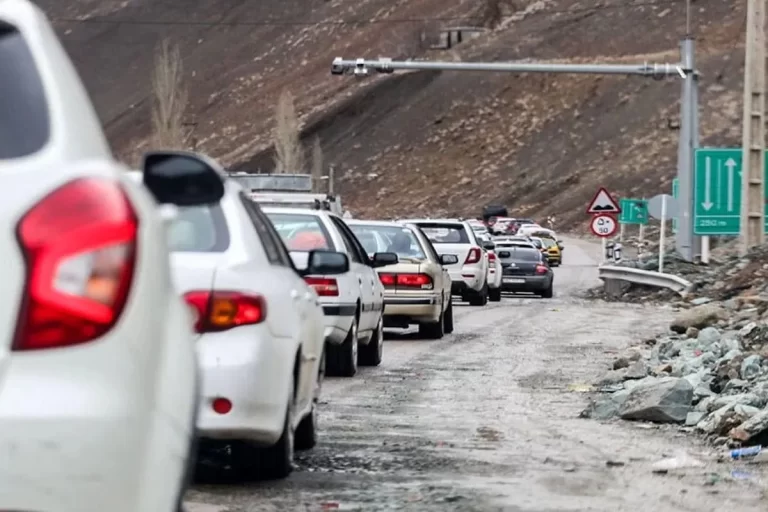 ترافیک سنگین در آزادراه تهران – شمال / رانندگان صبور باشند