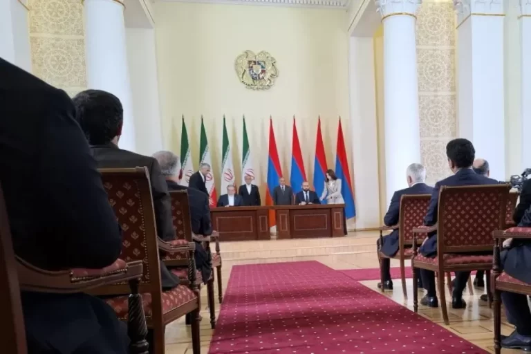 ایران و ارمنستان ۱۰ سند همکاری امضا کردند + ویدئو