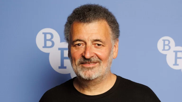 خالق سریال شرلوک در حال توسعه یک تریلر سیاسی برای Channel 4 است