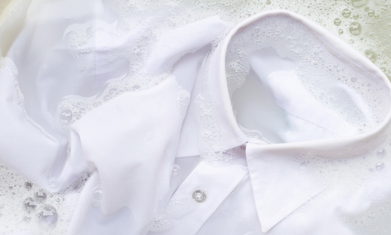 5 راهکار خانگی برای جلوگیری از زرد شدن لباس سفید