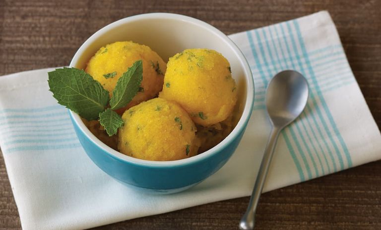 طرز تهیه سوربه گلابی با آب انبه