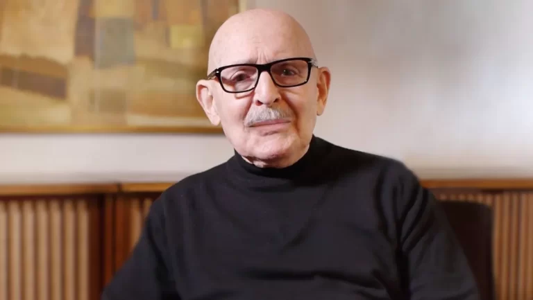 طراح لوگوی جیمز باند در ۱۰۳ سالگی درگذشت