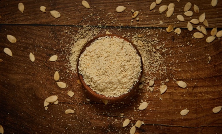 طرز تهیه پودر تخمه خربزه+ موارد استفاده