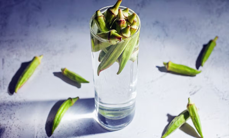 4 خاصیت شگفت‌انگیز آب بامیه که نمی‌دانید