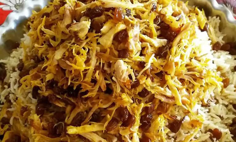 طرز تهیه عدس پلو مجلسی با مرغ؛ فوت‌و‌فن‌ های یک پلوی بی‌نظیر
