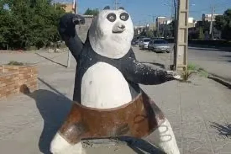 نصب مجسمه‌های بدقواره به نام کودکان اوتیسم، حرکتی غیرحرفه‌ای و غیرفرهنگی است