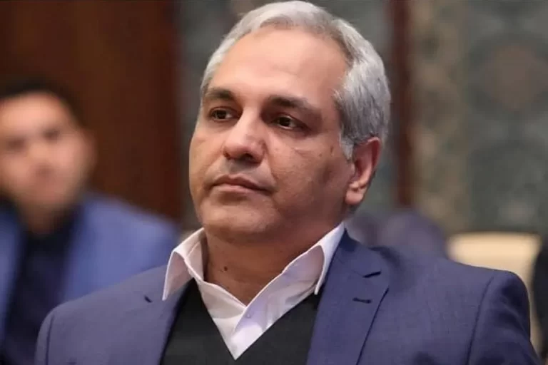 مهران مدیری در استخر سروش صحت بازی می‌کند