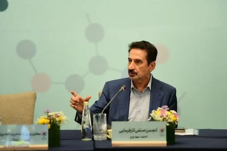 مشکلات گمرکی پتروشیمی ها بزودی رفع می شود