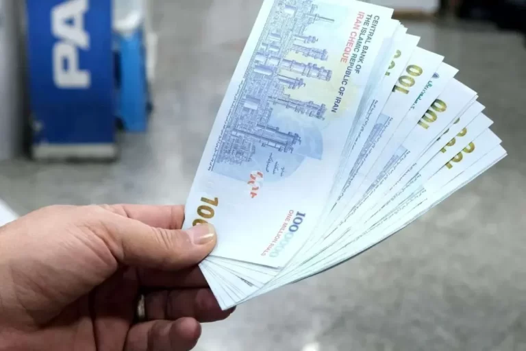 مرحله دوم متناسب‌سازی سال ۱۴۰۰ معلمان بازنشسته با حقوق مرداد پرداخت می‌شود