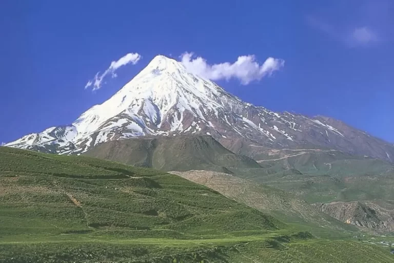 تشریح علمی علت فوران بخار از دهانه دماوند