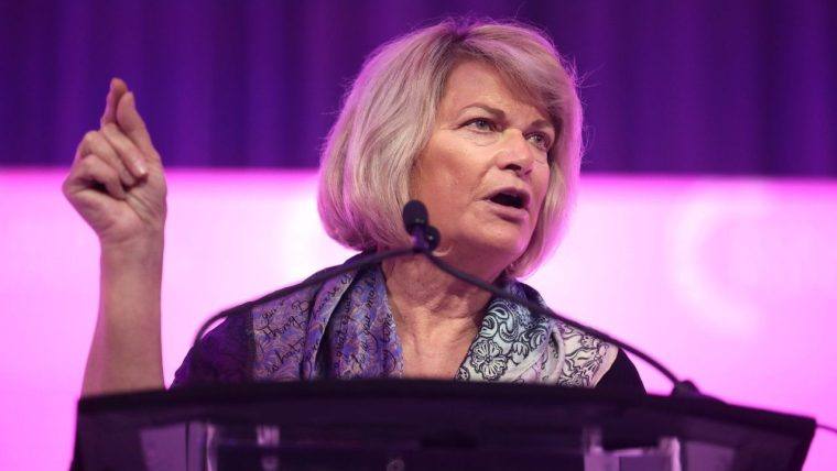 سناتور لومیس فدرال رزرو را «سیاه چال عدم پاسخگویی» نامید