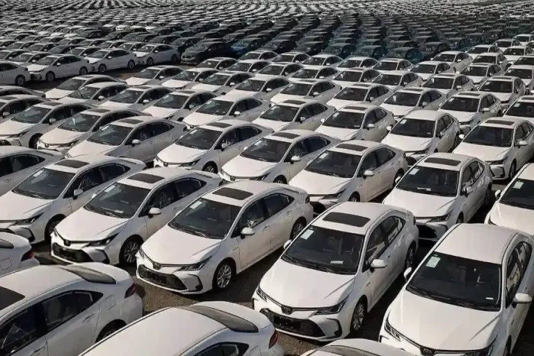 واردات خودرو امسال به ۵۰ هزار دستگاه هم نمی‌رسد