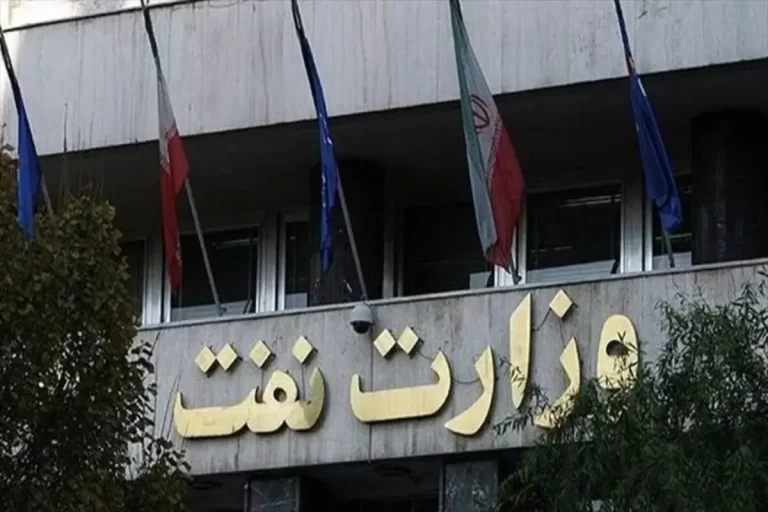 بار مالیاتی سنگین بر دوش صنعت نفت