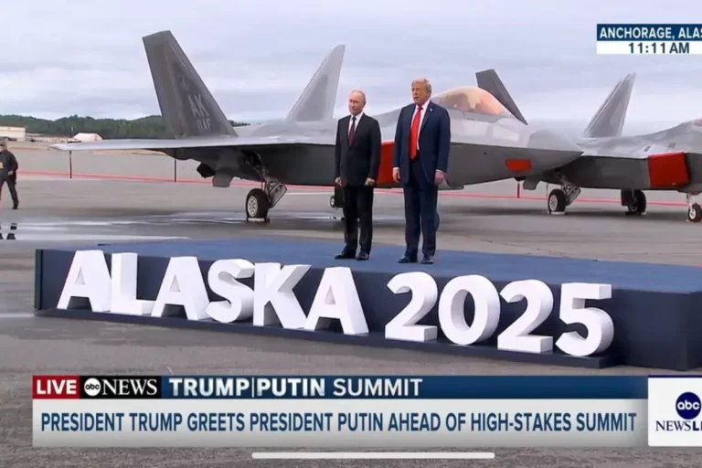 قدرت‌نمایی ترامپ؛ B-2 بالاسر پوتین هم به پرواز درآمد + عکس