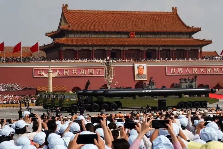 پزشکیان در بزرگترین رژه نظامی تاریخ چین