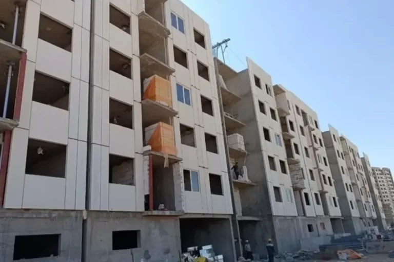 وام دهک به ۱۳۲ متقاضی مسکن ملی اراک پرداخت شد