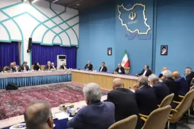 فضای روابط خارجی برای فعالان اقتصادی مساعد است