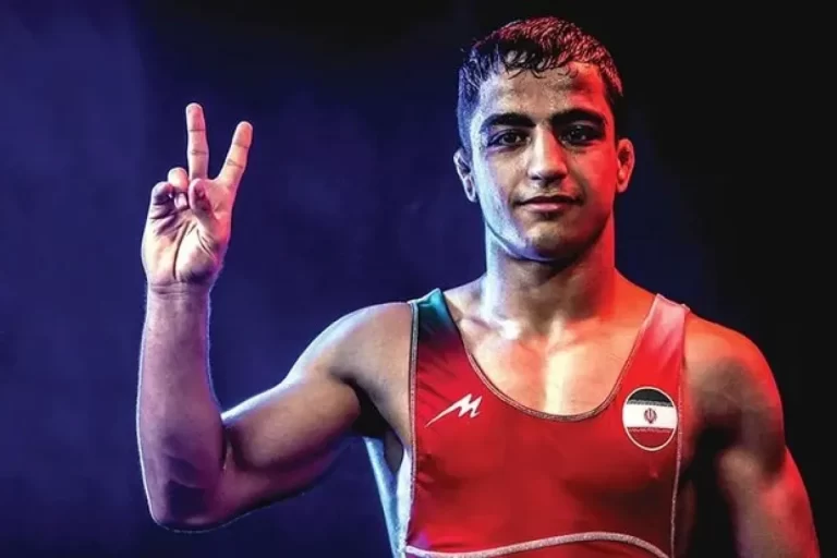 احمد جوان به مدال نقره کشتی آزاد قهرمانی جهان دست یافت