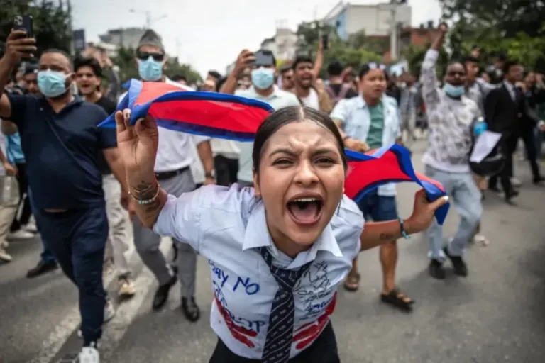 طغیان «نسل زد» در نپال / چگونه معترضان نخست‌وزیر را به زانو در آوردند؟