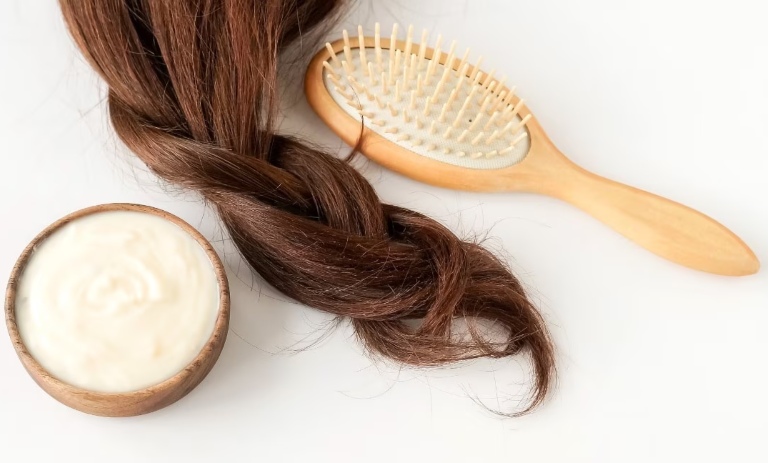 ۴ ماسک موی گیاهی برای ترمیم سریع موهای آسیب‌دیده