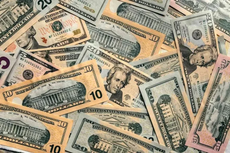 قیمت دلار امروز دوشنبه 17 شهریور ۱۴۰۴