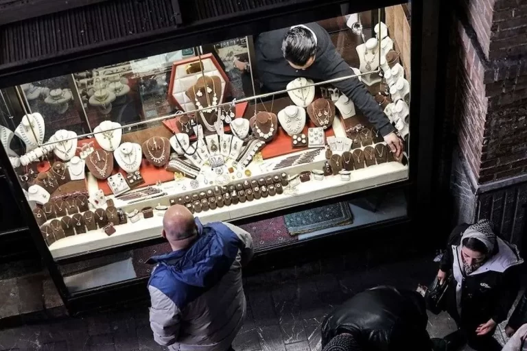 قیمت طلا 18 عیار امروز پنجشنبه 13 شهریور 1404؛ جهش یک میلیونی در یک ماه