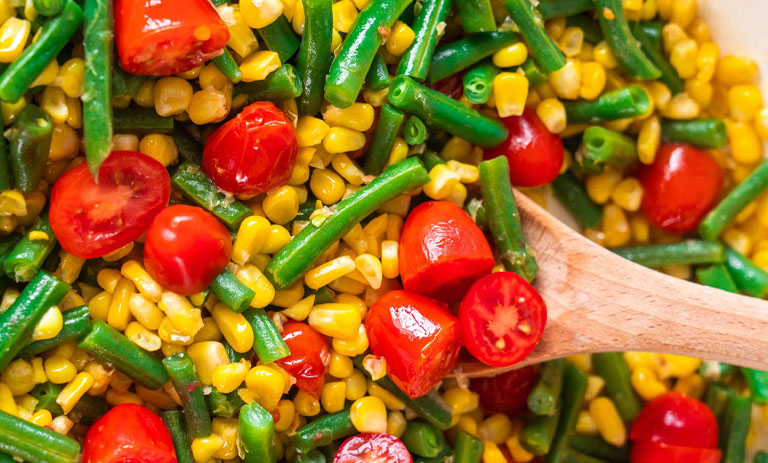 طرز تهیه سالاد لوبیا سبز و ذرت؛ پیش‌غذای سالم و رنگارنگ