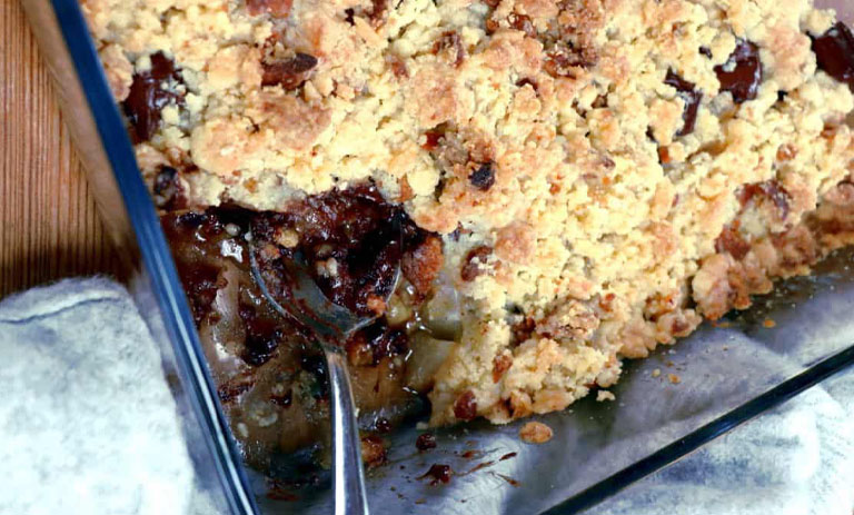 طرز تهیه کرامبل شکلاتی گلابی؛ ساده و خوشمزه