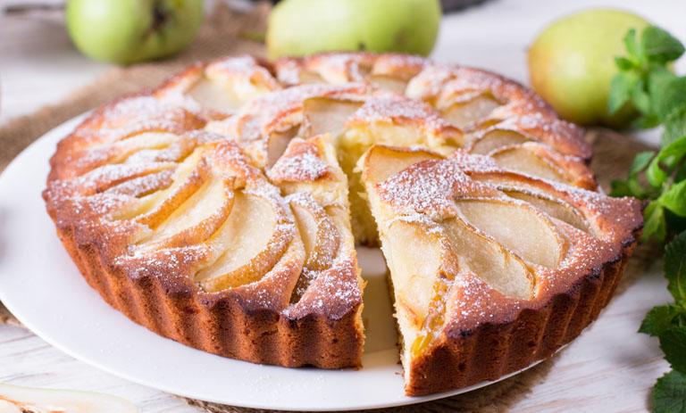 طرز تهیه کیک پوره گلابی+ نکات کلیدی