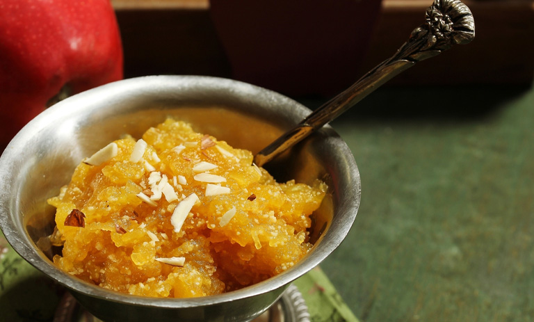 با سیب یک حلوای خوشمزه با طعمی متفاوت بپزید