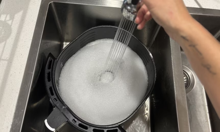 روش‌های تمیز کردن سریع و آسان سرخ‌کن بدون روغن