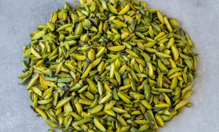 طرز تهیه خلال پسته خانگی + نکات و فوت‌وفن‌ ها