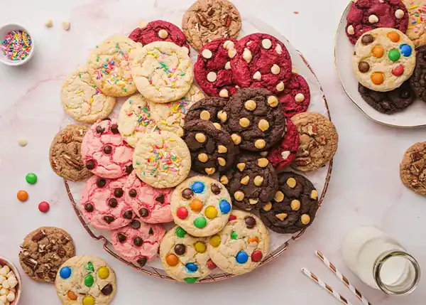 تعبیر خواب شیرینی گرفتن از دیگران و خوردن برای زن متاهل و باردار و دختر مجرد