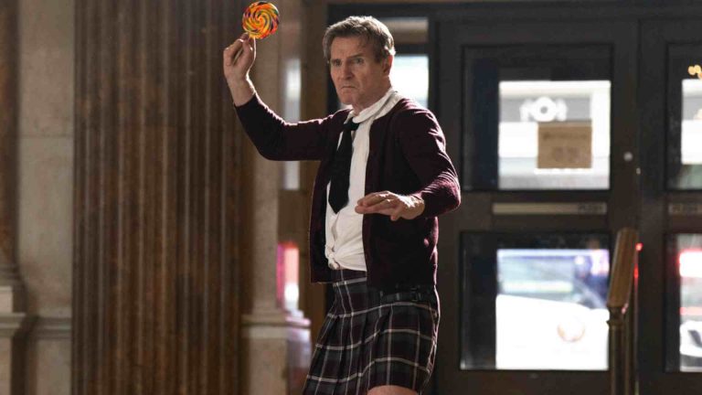 نقد فیلم The Naked Gun؛ لیام نیسون در یک نقش کمدی