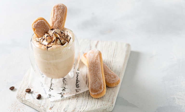 طرز تهیه میلک شیک تیرامیسو به روش کافی شاپ‌ها