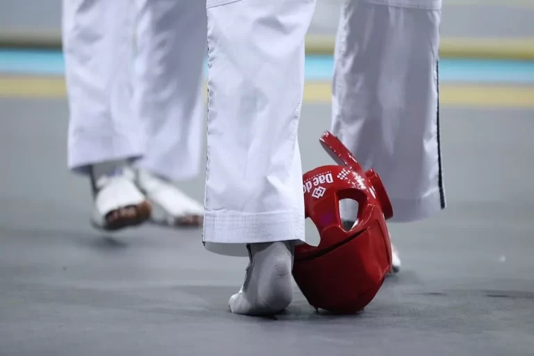 خواهران جنجال‌ساز تکواندو عدرخواهی کردند