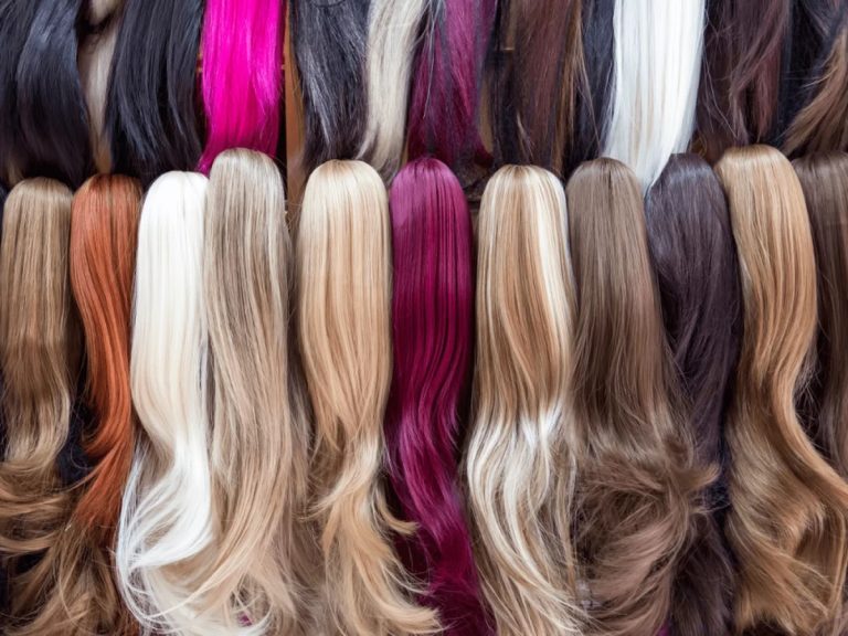 حکم شرعی رنگ کردن مو با رنگ‌های نامتعارف