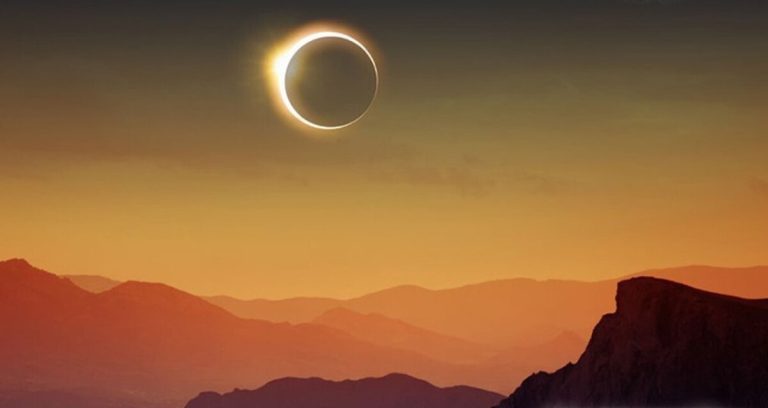 دعای ماه‌گرفتگی برای دفع بلا و انرژی نحس / ماه خونین ۱۴۰۴ آغاز شد