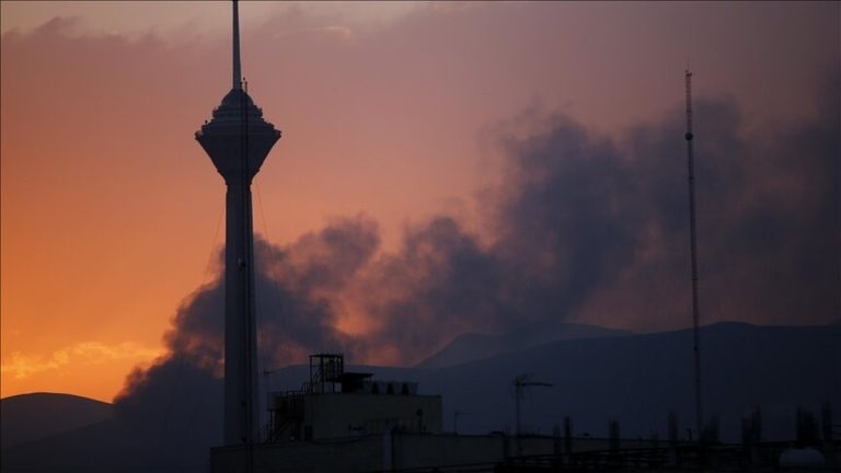 سقوط موشک در یوسف‌آباد تهران + فیلم