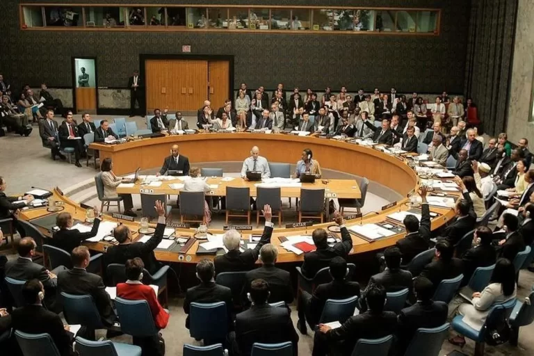 آخرین فرصت برای دیپلماسی / در صورت رد قطعنامه پیشنهادی روسیه و چین در شورای امنیت، روند بازگشت تحریم‌های ایران کلید می‌خورد