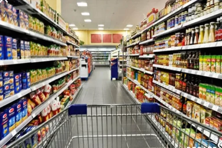 کارت ایثارگری به غیر از شارژ ۲۰۰ هزار تومانی اولیه و استفاده در مترو کاراییِ دیگری ندارد