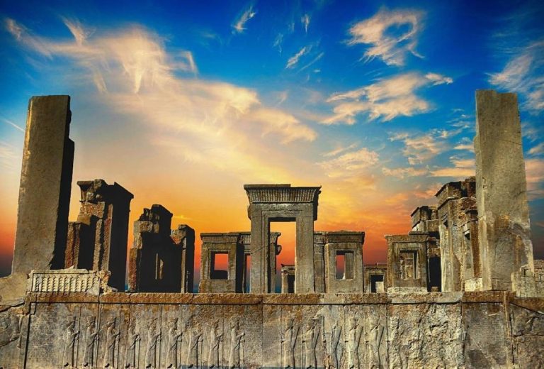 فوری/ تخت جمشید تعطیل شد