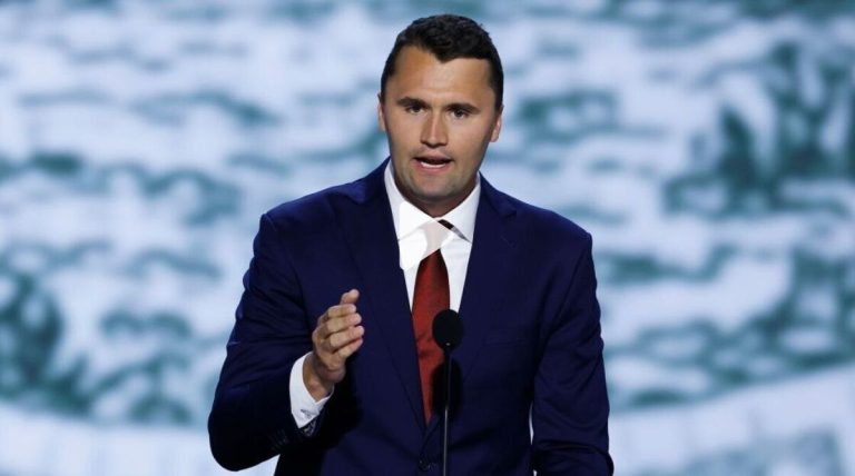 چارلی کرک درگذشت