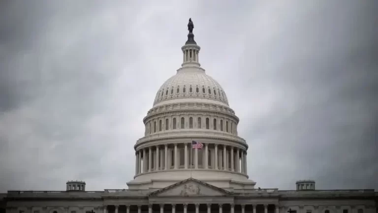 بی‌بی‌سی «ماشین تبلیغات» با اخبار ۱۰۰ درصد جعلی است