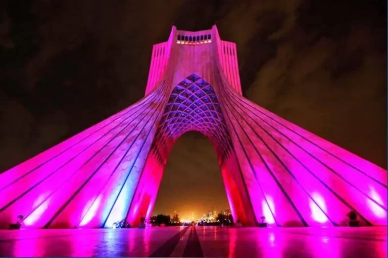 نماد پایتخت، امشب؛ پنجشنبه ۱۰ مهرماه در نور صورتی رنگ غرق می‌شود