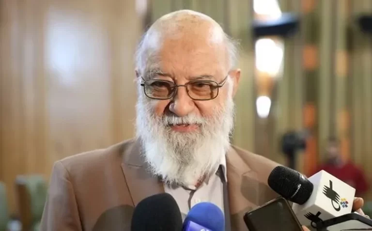 کسانی که در تاکسیرانی کار می‌کنند، نباید در اسنپ و تپسی کار کند