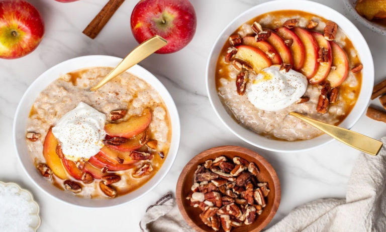 طرز تهیه فرنی سیب؛ دسری خوش ‌عطر و مقوی برای روزهای پاییزی