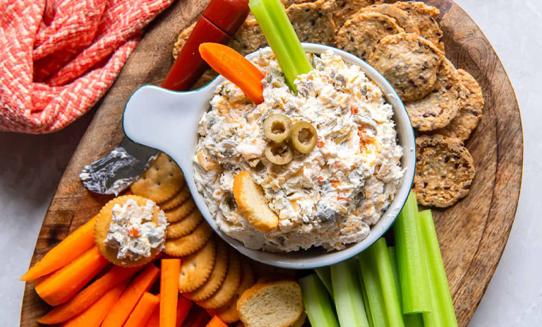 دیپ زیتون و پنیر؛ ترکیبی ساده و پرطرفدار برای پیش‌غذا